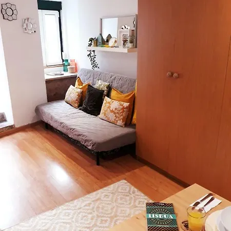 Cozy One Bedroom + Patio Garden Apartment