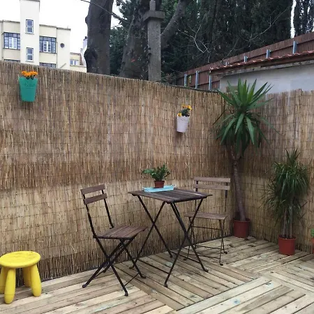 Cozy One Bedroom + Patio Garden Apartment