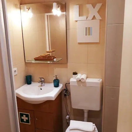 Cozy One Bedroom + Patio Garden * Lisbon