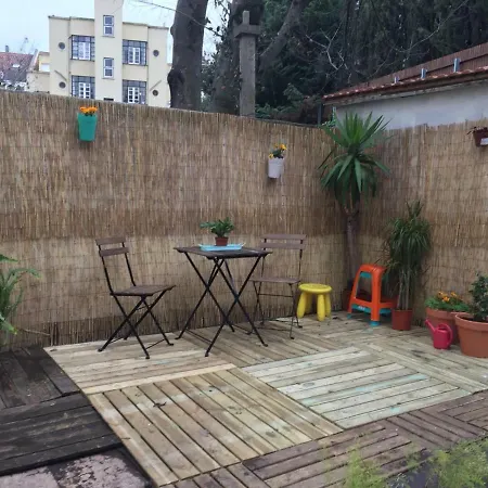 Cozy One Bedroom + Patio Garden